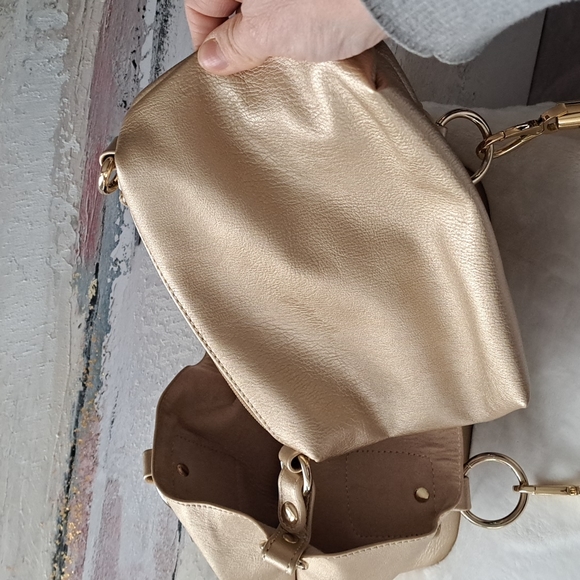 NWT Gold slouchy purse with removable interior bag - Picture 4 of 11